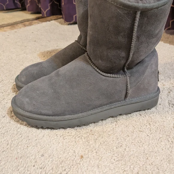 Ugg Gray Short Boots 8 Size - Picture 3 of 10